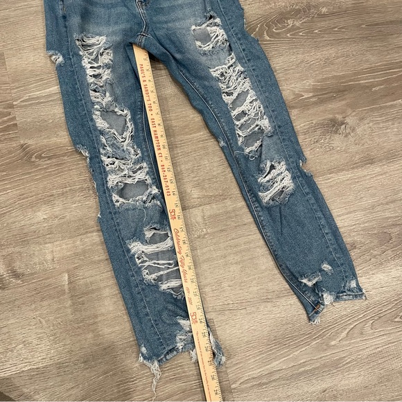 American Eagle Stretch Fit Distressed Ripped Jeans Size 6 - Picture 8 of 8